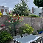 Spacious Apartment With Garden